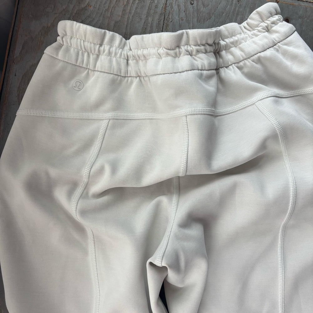 Lululemon Softstreme high rise pants - light ivory | size 6 - Picture 5 of 8